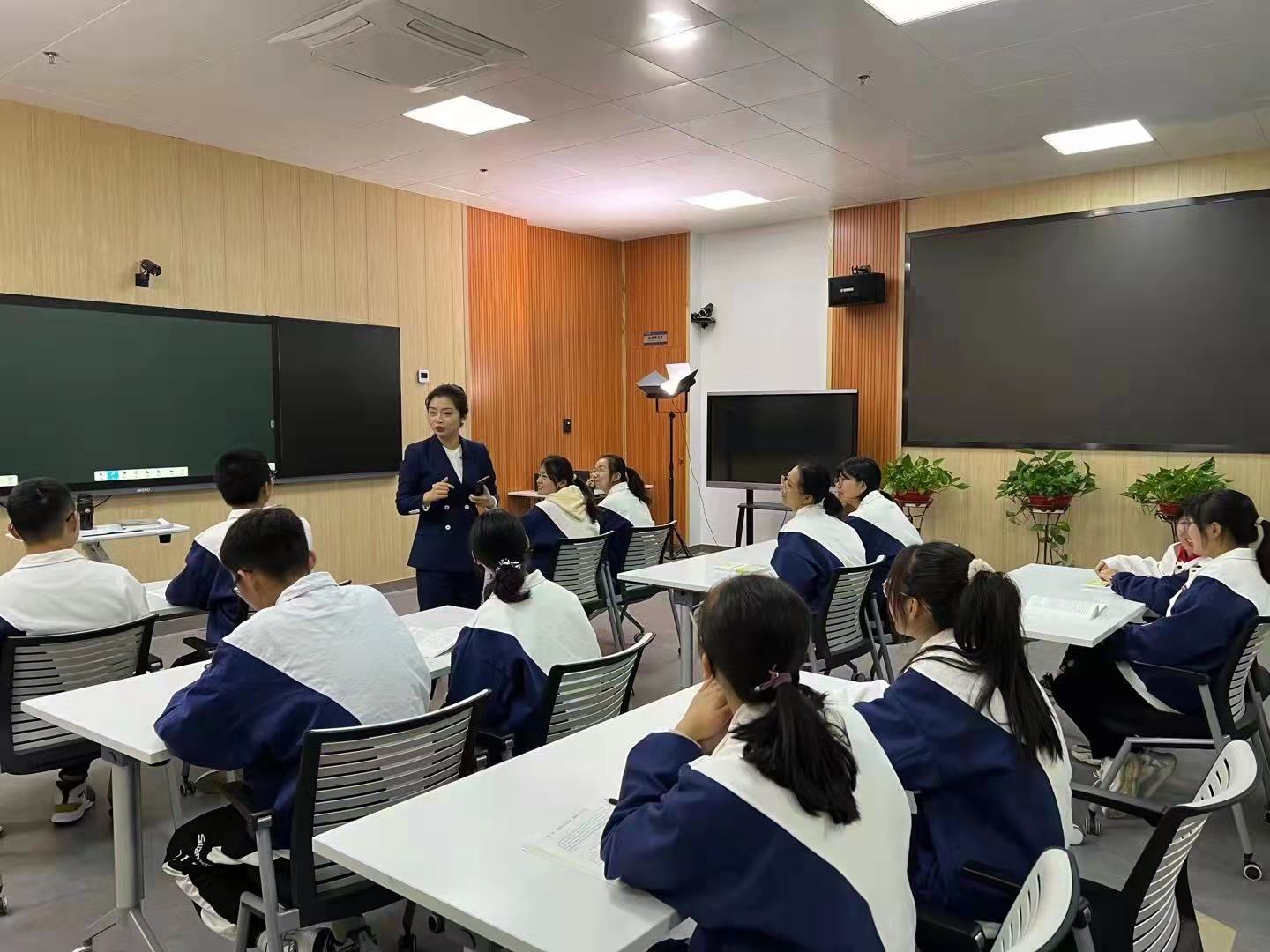 特等奖思政课长什么样？yl23455永利高颜值老师打造不“强行互动”课堂